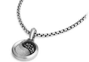 Keindahan Petrvs Yin Yang Amulet dengan Black Diamonds